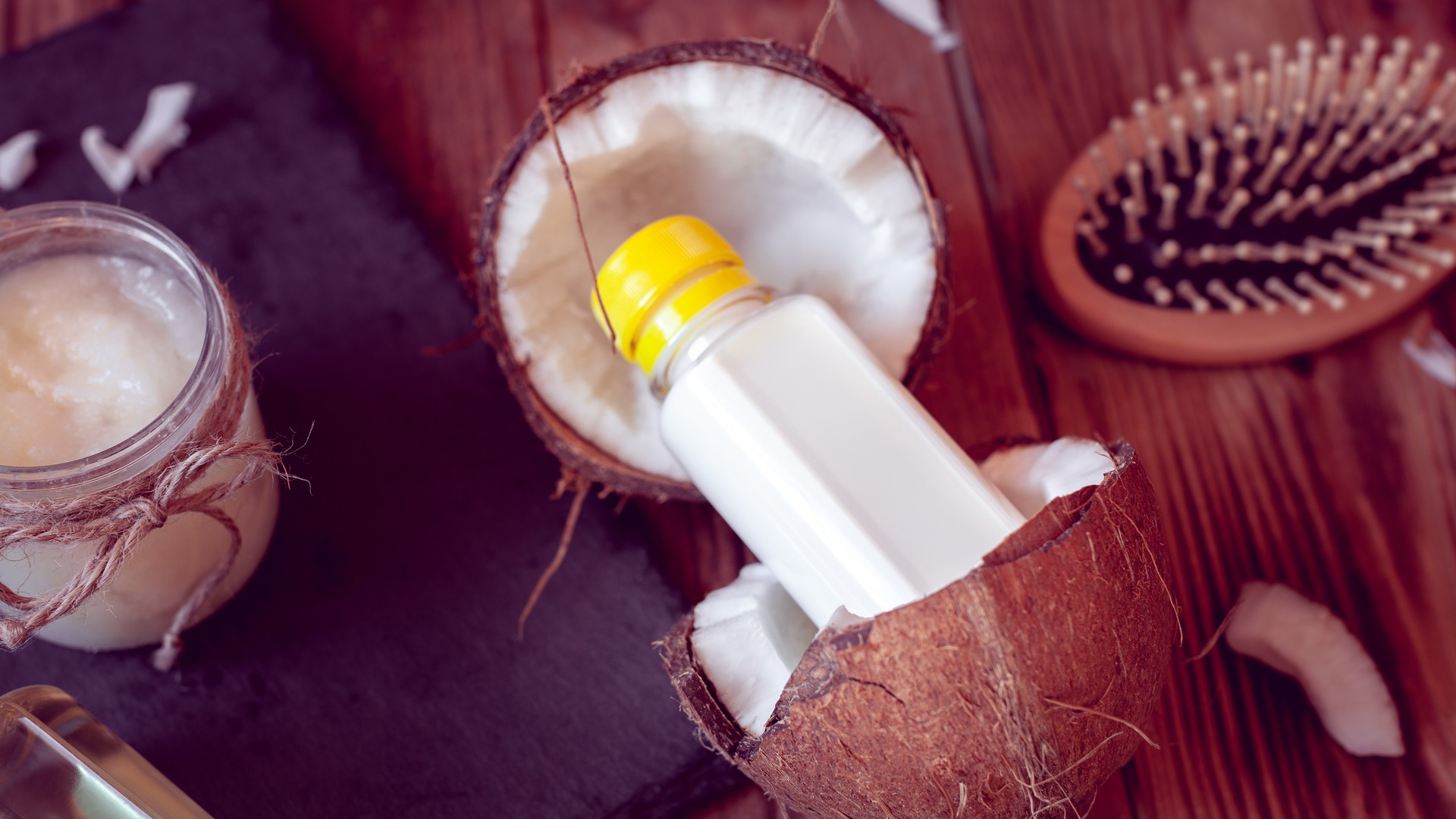 Does Coconut Oil Actually End a Head Lice Case? featured image