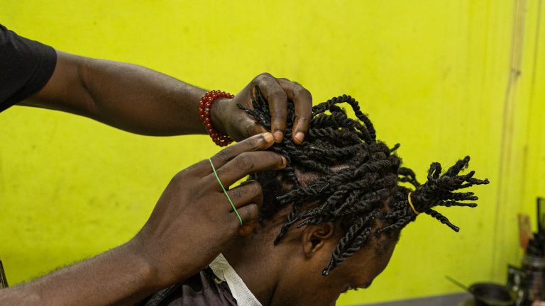 Head Lice Don’t Mean Your Locs Have to Come Down